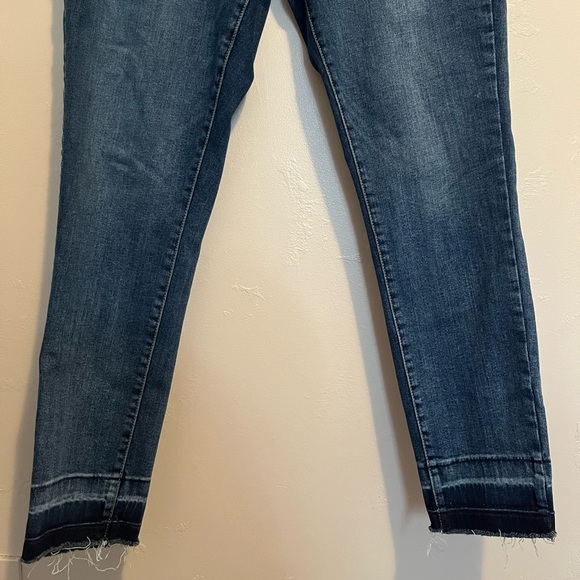 Universal Threads Mid Rise Skinny Classic Blue Denim Ankle Jeans - Picture 5 of 11